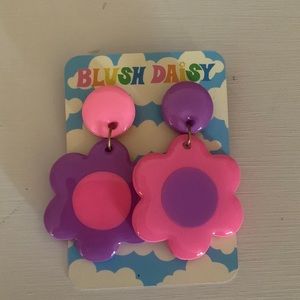 Blush Daisy Flower Power Earrings NWT